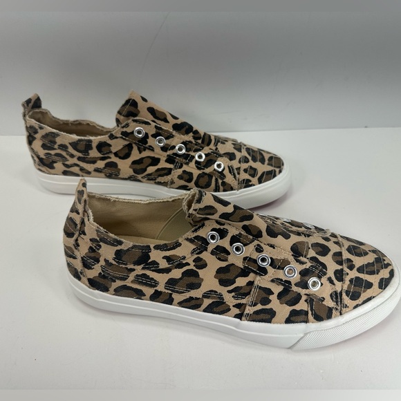 NEW - Corky’s Slip-On Rough Edge Animal Print Canvas Sneakers - Size 9 - Picture 1 of 9